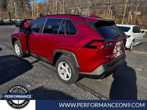 Used 2019 Toyota RAV4 LE w/ Carpet Mat Package image 8