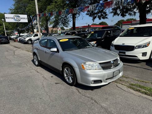 Used 2011 Dodge Avenger Heat FWD image 3