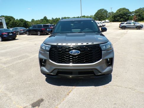 Used 2025 Ford Explorer ST-Line AWD/4WD image 1