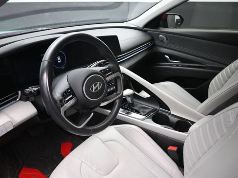 Used 2024 Hyundai Elantra Limited FWD image 20
