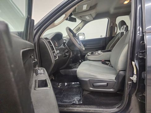 Used 2018 RAM 2500 Tradesman w/ Chrome Appearance Group image 12