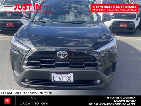 Used 2026 Toyota Corolla Cross XLE w/ Convenience Package FWD image 2