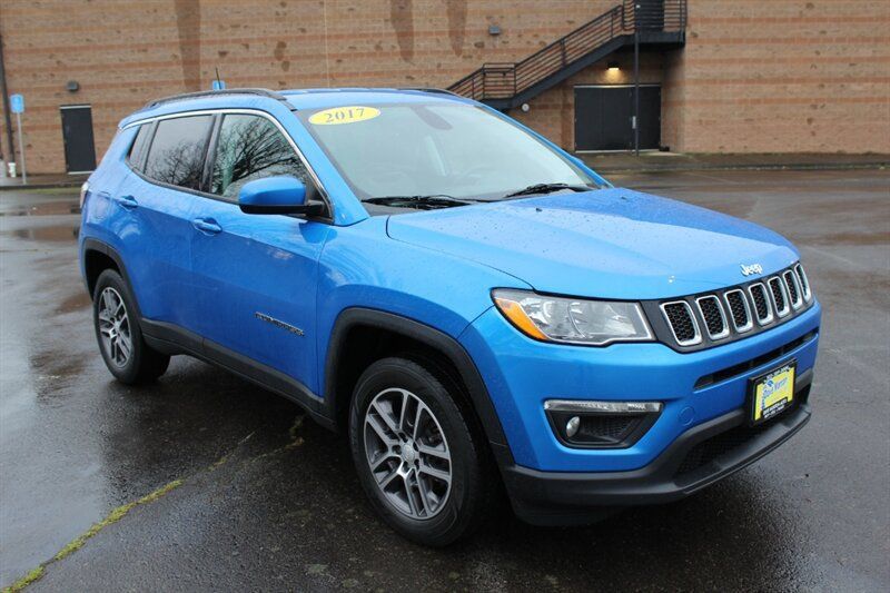Used 2017 Jeep Compass Latitude w/ Popular Equipment Group AWD/4WD image 1