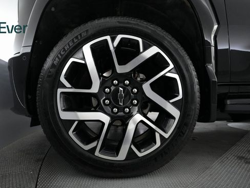 Used 2024 Chevrolet Silverado EV RST image 12