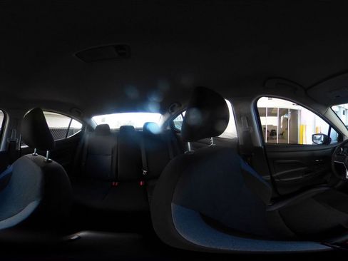 Used 2025 Nissan Versa SV image 39