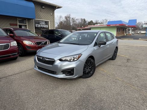 Used 2019 Subaru Impreza 2.0i w/ Eyesight AWD/4WD image 3