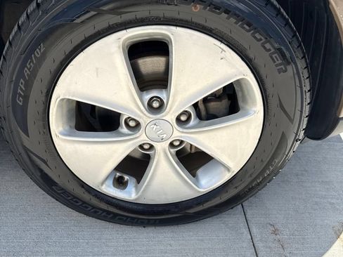 Used 2015 Kia Soul FWD image 25