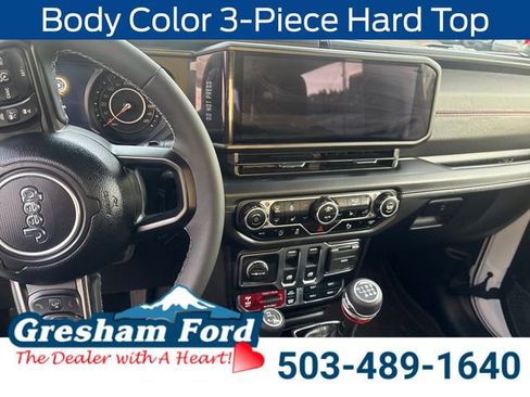 Used 2025 Jeep Wrangler Rubicon image 18