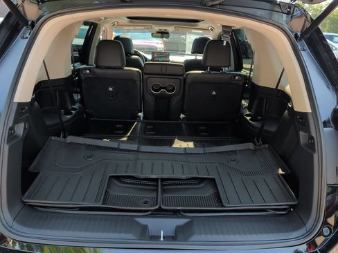 Used 2025 Honda Pilot Touring image 21
