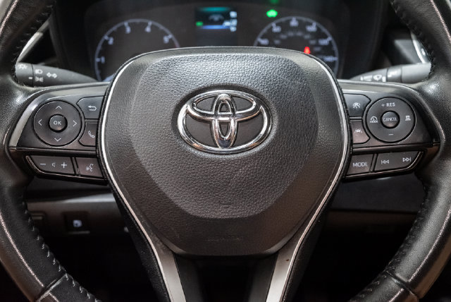 Used 2024 Toyota Corolla SE w/ Convenience Package FWD image 12