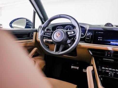 New 2026 Porsche Cayenne GTS image 27