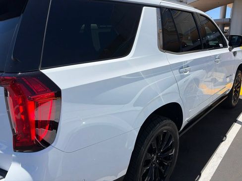 Used 2023 GMC Yukon Denali w/ Advanced Technology Package AWD/4WD image 3