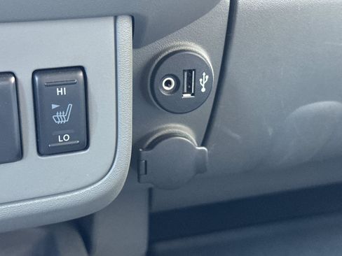 Used 2020 Nissan Frontier SV w/ Midnight Edition Floor Mats AWD/4WD image 31