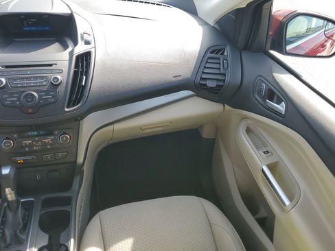 Used 2017 Ford Escape SE image 17