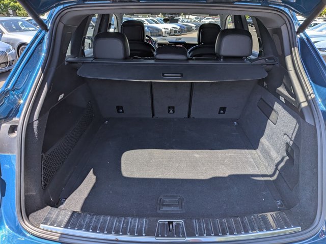 Used 2024 Porsche Cayenne AWD/4WD image 6
