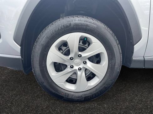 Used 2025 Toyota RAV4 LE AWD/4WD image 13