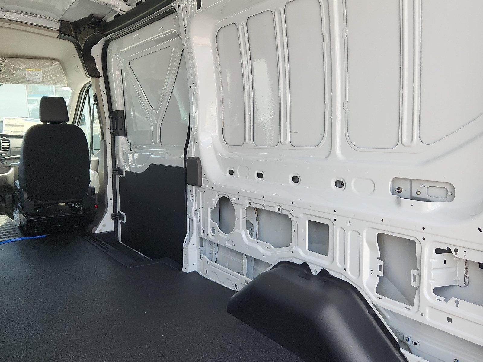 New 2026 Ford Transit 250 148 Medium Roof RWD image 16