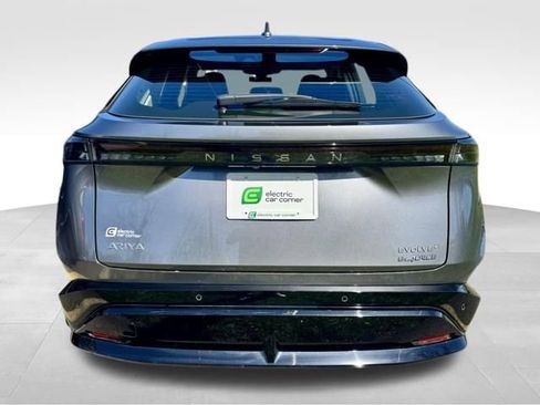 Used 2024 Nissan Ariya AWD image 7