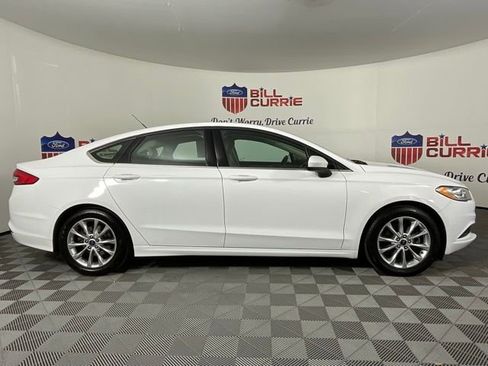 Certified 2017 Ford Fusion SE image 2