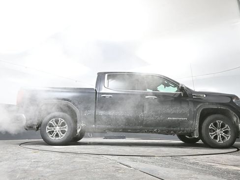 Used 2024 GMC Sierra 1500 SLT image 25