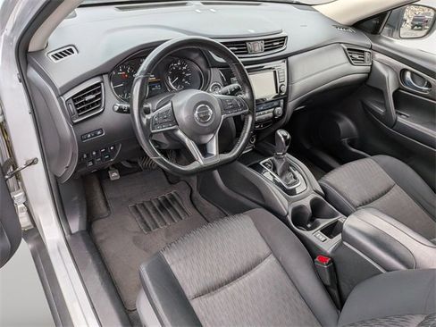 Used 2019 Nissan Rogue SV image 11