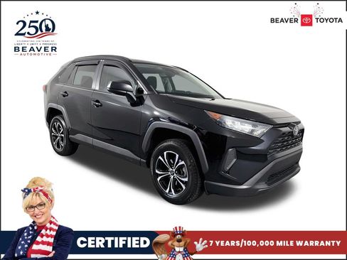 Used 2021 Toyota RAV4 LE FWD image 1