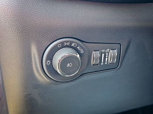 Certified 2024 Jeep Compass Latitude image 13