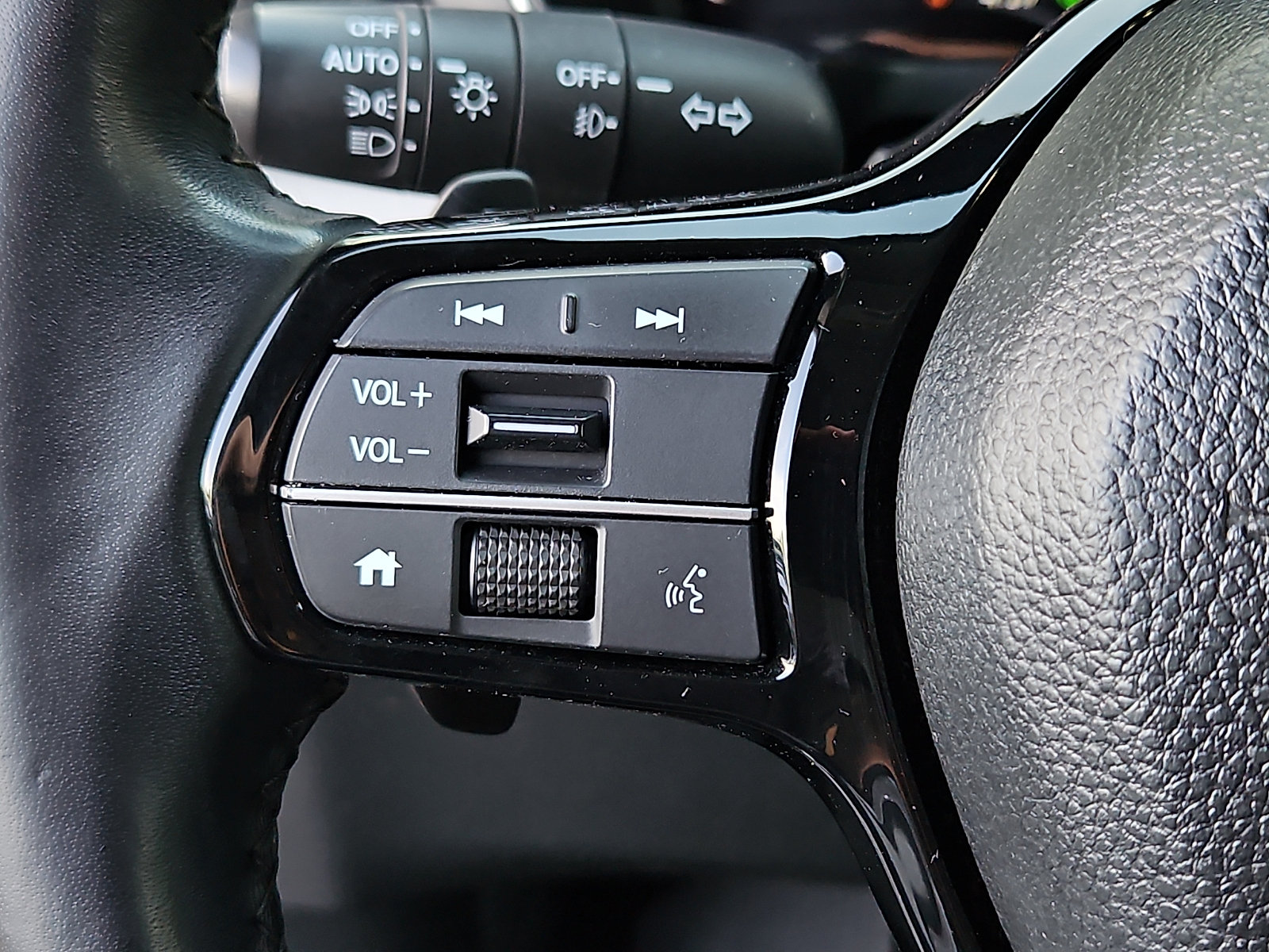 Certified 2024 Honda Pilot Touring image 25