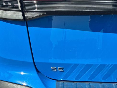 New 2025 Volkswagen Taos SE image 7