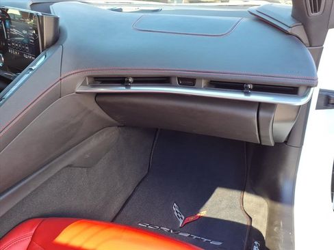 Used 2021 Chevrolet Corvette Stingray Convertible w/ Z51 Performance Package image 6