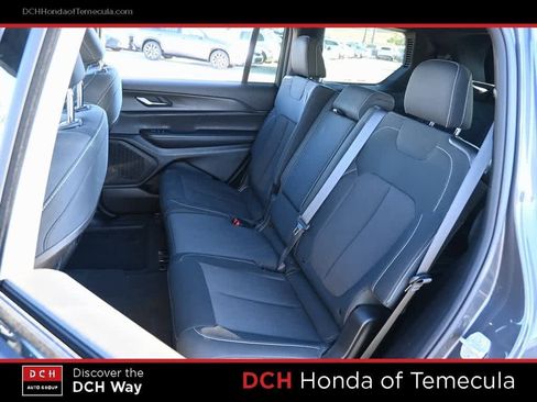 Used 2024 Jeep Grand Cherokee L Laredo image 17