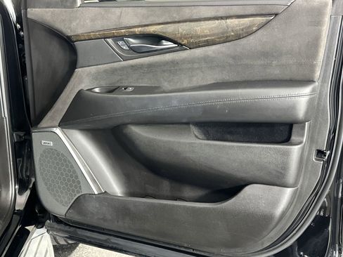 Used 2015 Cadillac Escalade ESV Platinum image 31