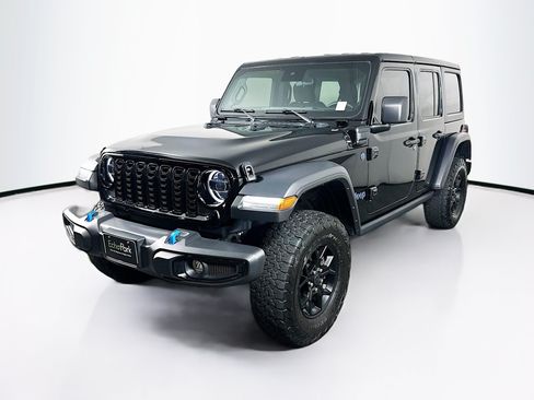 Used 2024 Jeep Wrangler Unlimited AWD/4WD image 3