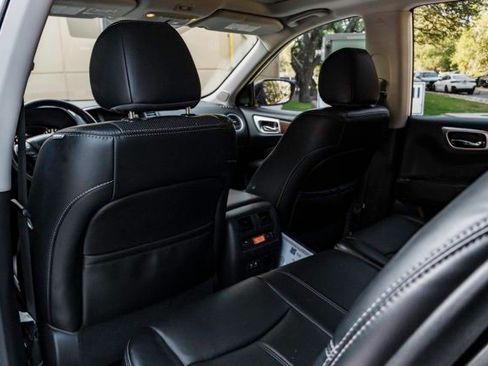 Used 2019 Nissan Pathfinder Platinum image 22