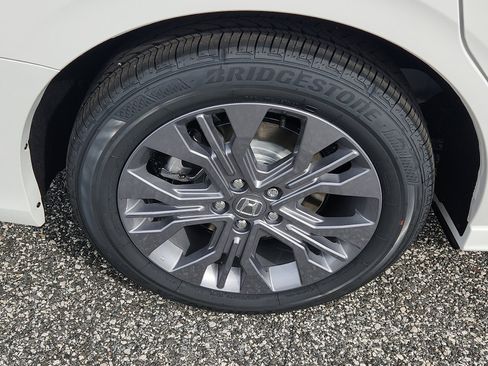 New 2026 Honda Odyssey Touring image 5