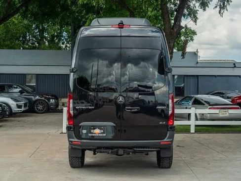 Used 2022 Mercedes-Benz Sprinter 2500 image 8