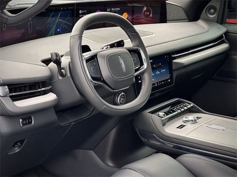 New 2025 Lincoln Navigator Reserve w/ Jet Appearance Package image 18