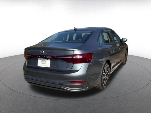 Used 2025 Volkswagen Jetta SE image 14