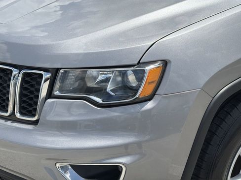 Used 2019 Jeep Grand Cherokee Laredo RWD image 6