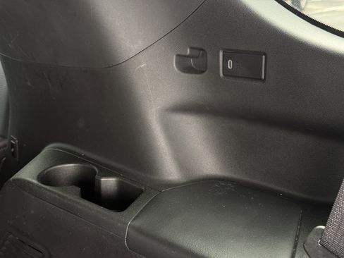 Used 2023 GMC Yukon Denali image 39