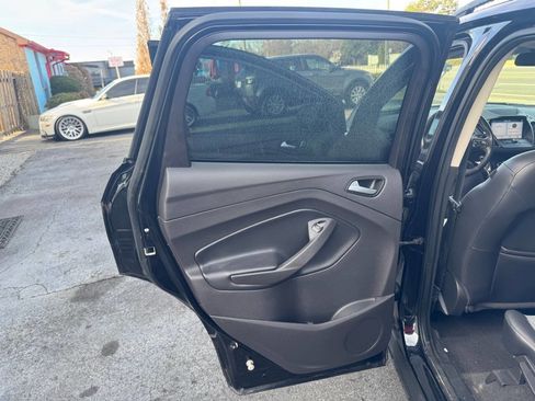 Used 2019 Ford Escape SE image 23