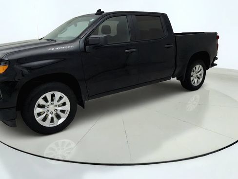 Used 2024 Chevrolet Silverado 1500 Custom RWD image 3