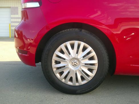 Used 2013 Volkswagen Golf 2-Door image 18