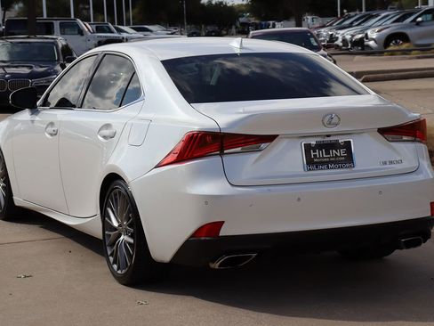 Used 2018 Lexus IS 300 AWD image 7