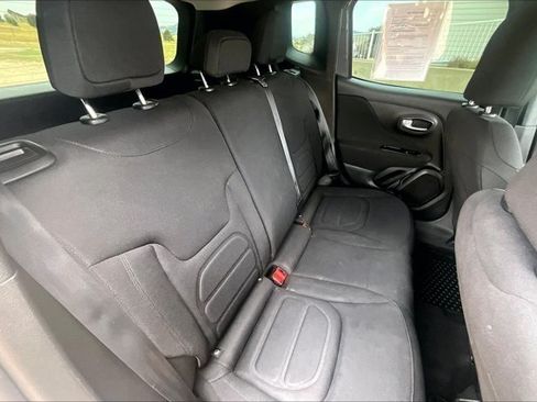 Used 2020 Jeep Renegade Latitude w/ Cold Weather Group AWD/4WD image 25