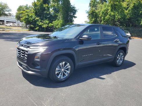 Used 2025 Chevrolet Equinox LT AWD/4WD image 3