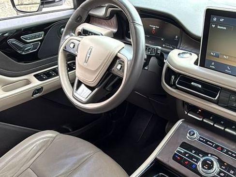 Used 2023 Lincoln Aviator Reserve w/ Elements Package Plus AWD/4WD image 14