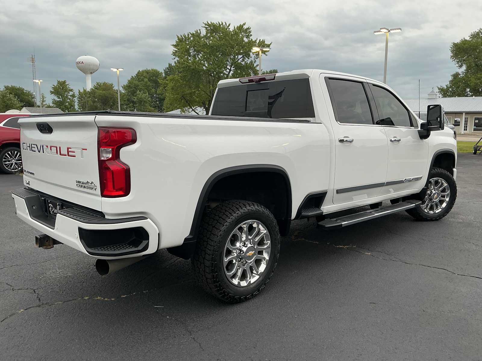 Used 2024 Chevrolet Silverado 2500 High Country w/ High Country Premium Package AWD/4WD image 4