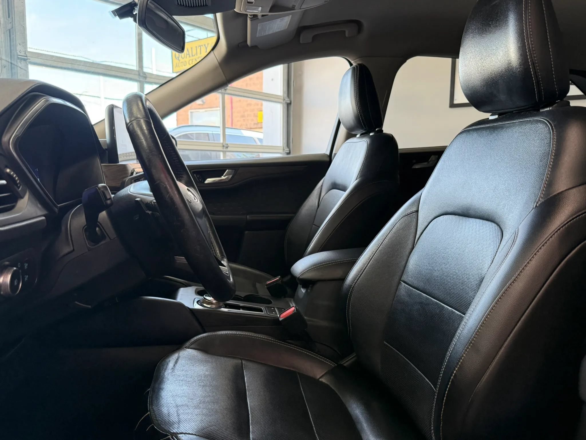 Used 2020 Ford Escape Titanium AWD/4WD image 8