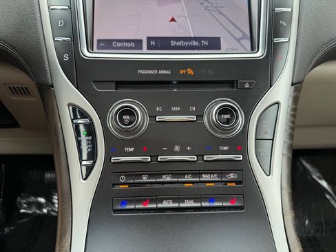 Used 2019 Lincoln Nautilus Reserve FWD image 30
